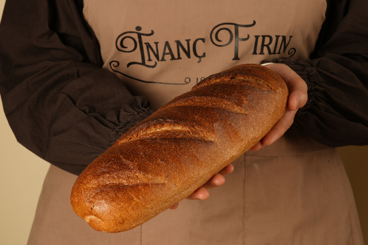 Ekşi Mayalı Tam Buğday Ekmeği