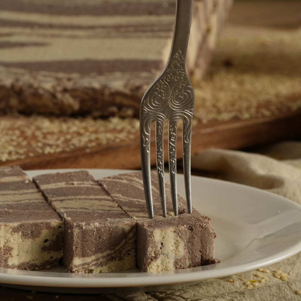 Kakaolu Tahin Helvası 1 Kg - Doğal Kakao ve Yerli Tahin Lezzeti
