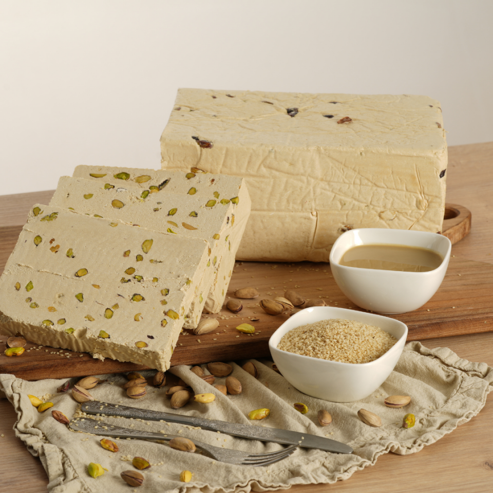 Geleneksel Fıstıklı Helva 500 gr - Taş Değirmen Tahininden El Yapımı