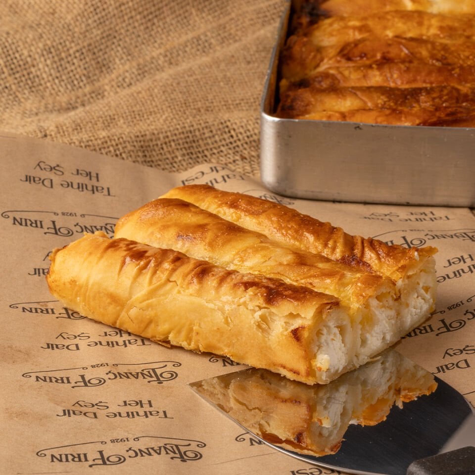 Peynirli Boşnak Böreği Tepsi