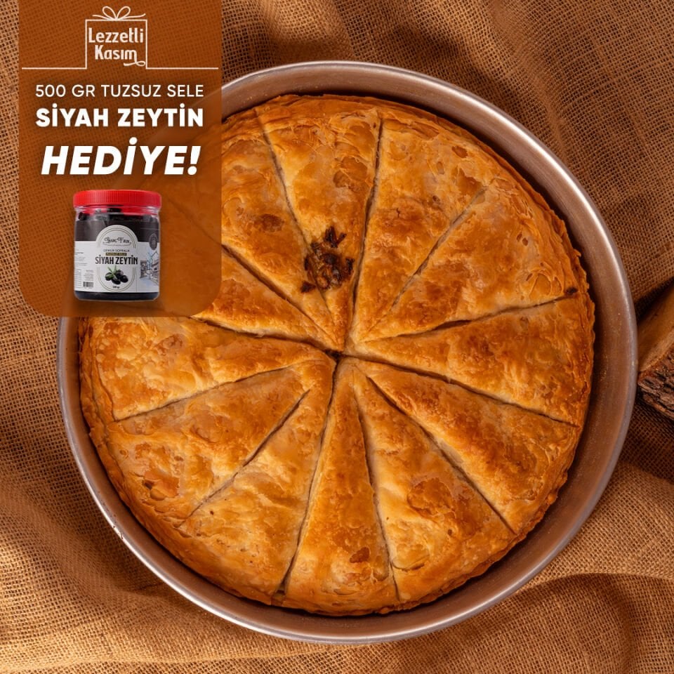 Pırasalı Arnavut Böreği Tepsi (500gr Sele Zeytin Hediye)