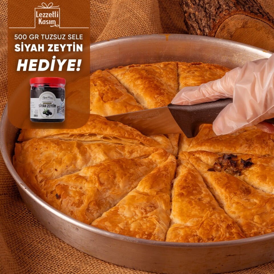 Pırasalı Arnavut Böreği Tepsi (500gr Sele Zeytin Hediye)