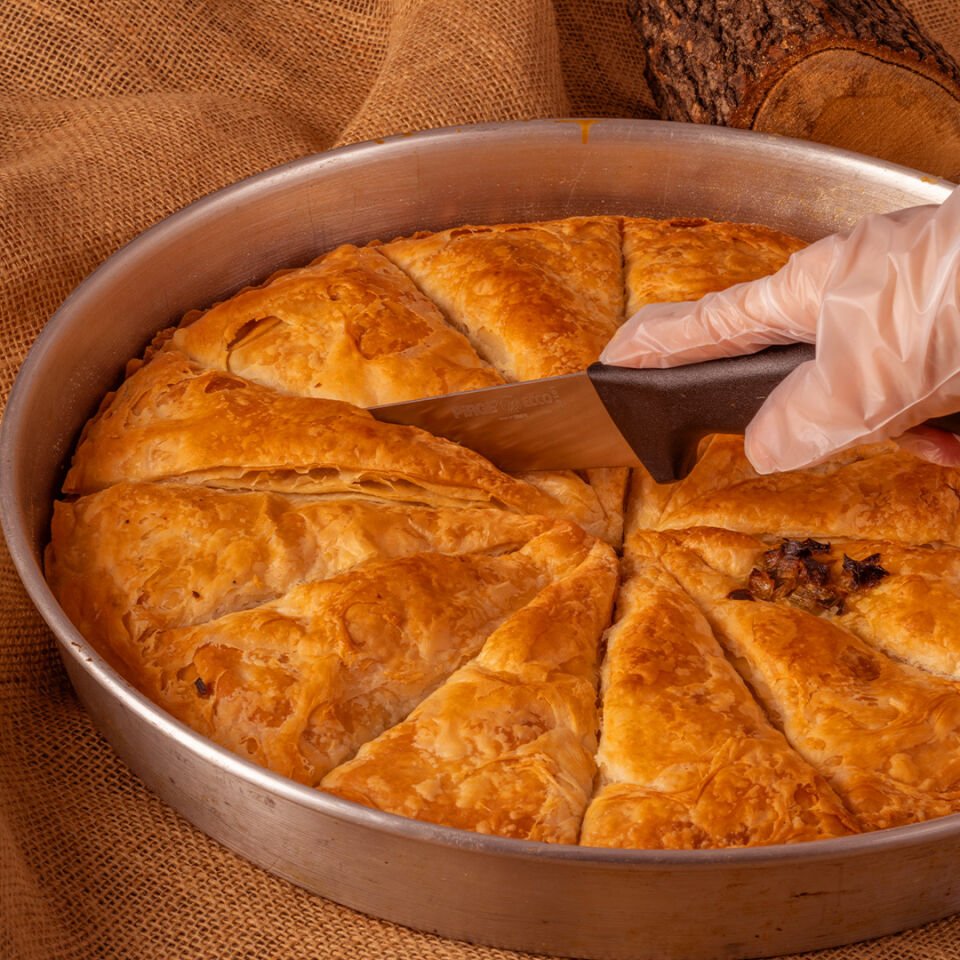 Pırasalı Arnavut Böreği Tepsi