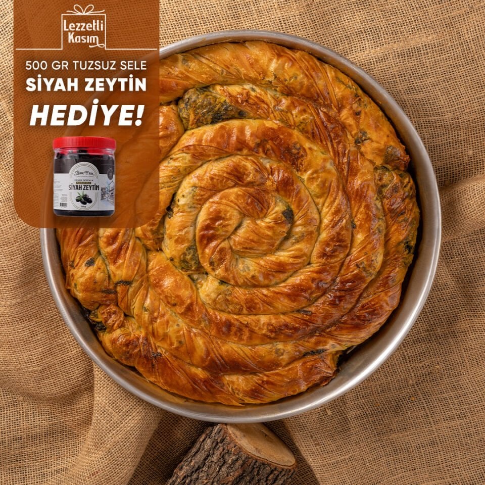 Ispanaklı Boşnak Böreği Tepsi (500gr Sele Zeytin Hediye)