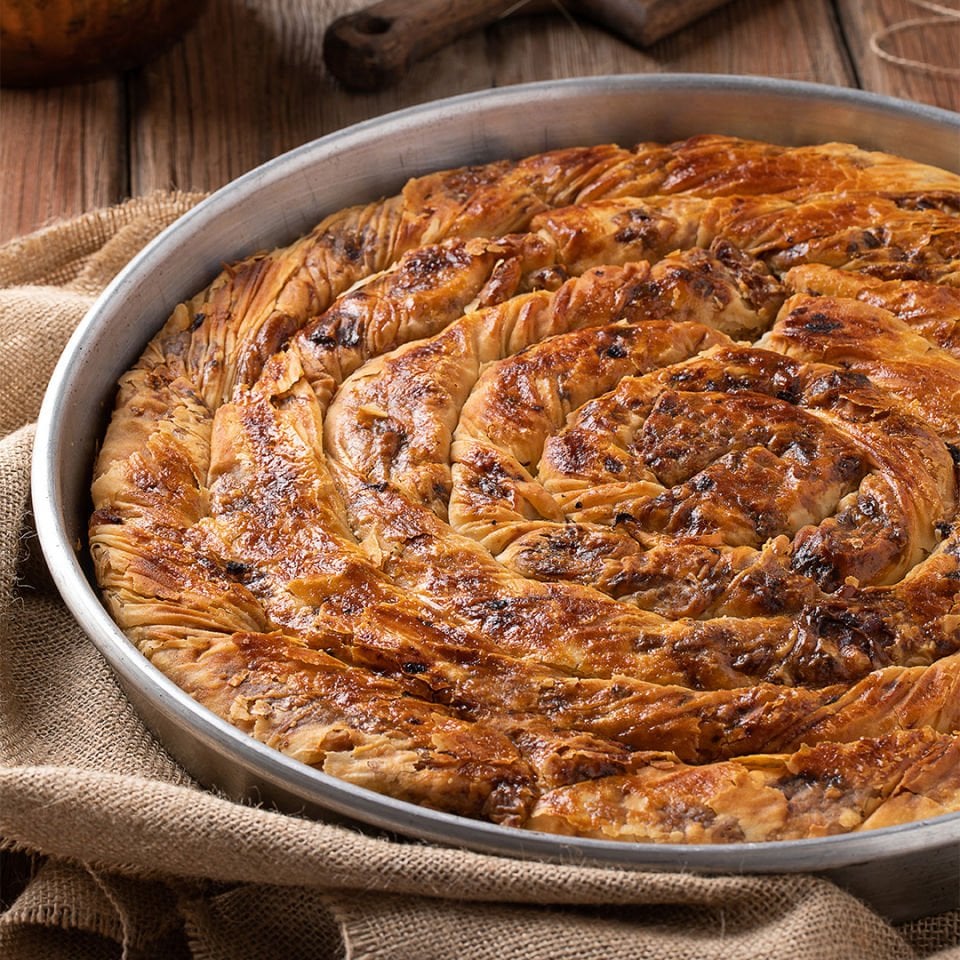 Cevizli Köy Baklavası Tepsi + Boşnak Böreği Tepsi