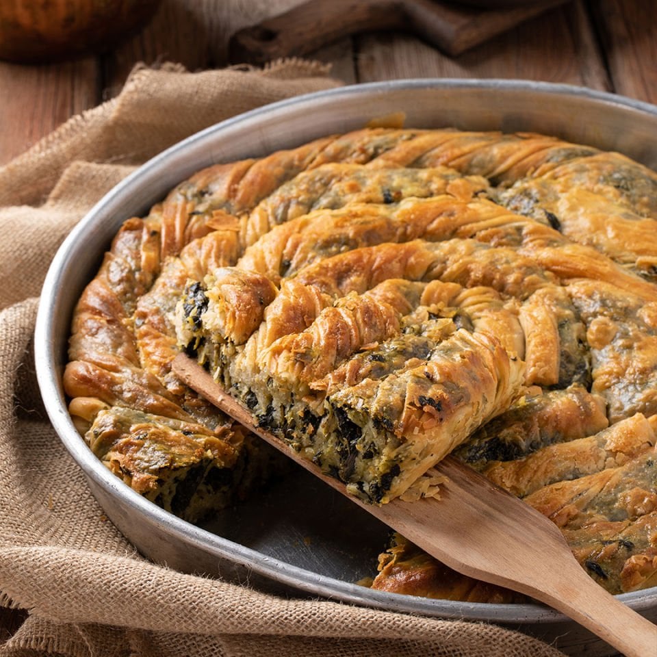 Cevizli Köy Baklavası Tepsi + Boşnak Böreği Tepsi