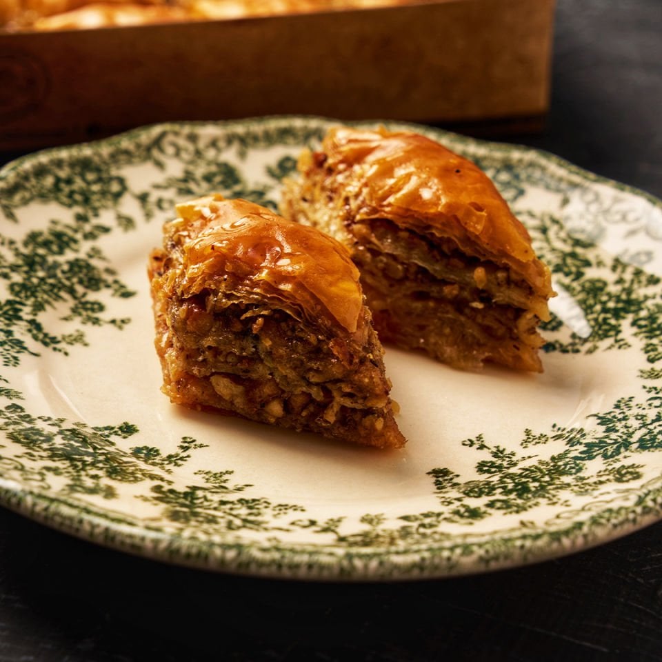 Cevizli Köy Baklavası Tepsi + Arnavut Böreği Tepsi