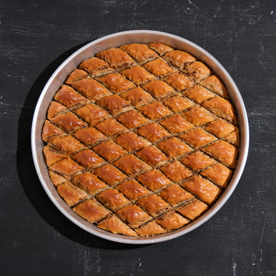 Cevizli Köy Baklavası Tepsi + Arnavut Böreği Tepsi