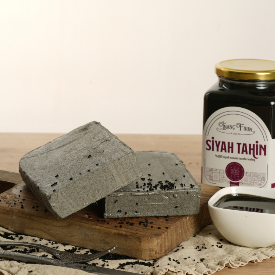 Siyah Tahin Helvası 500 gr - Siyah Susamdan Geleneksel & Katkısız Lezzet